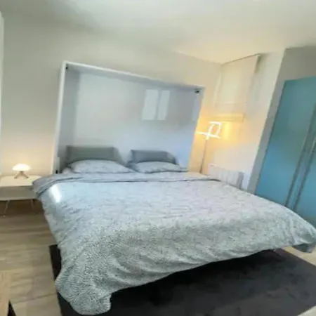 Studio Neuf, Meuble Et Climatise Avec Piscine Gonflable - Pres Du Rer B Et Du Metro 4 Psah2-5 Apartman *